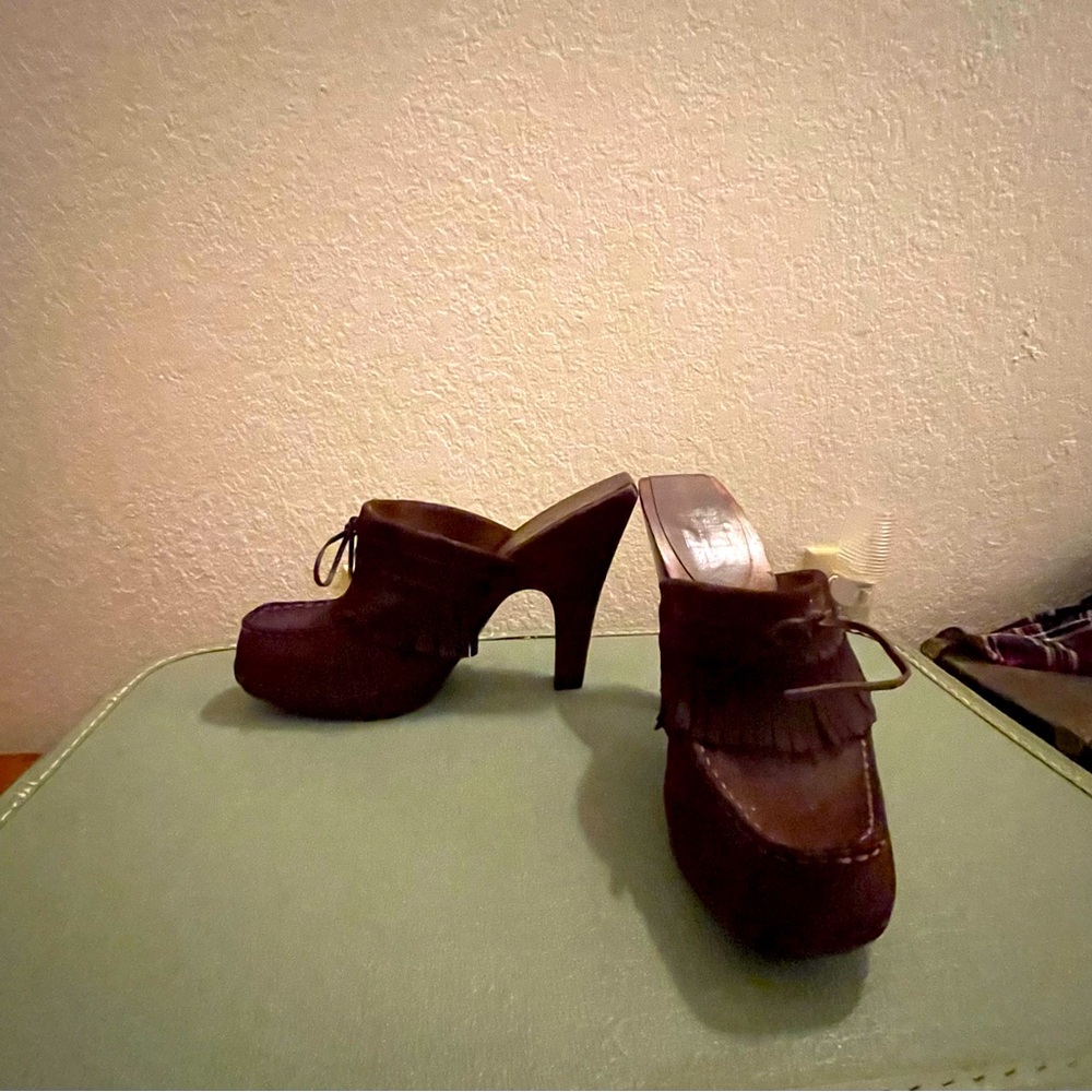 Vintage Frye Lacey Heeled Clog/Mule in a size 9 never worn